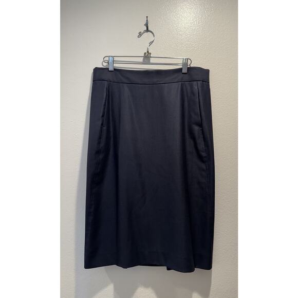 Max Mara Size 12 Silk Wool Blend Navy Blue Pencil Skirt Pockets Pleated Back - Picture 1 of 8
